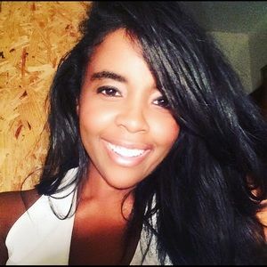 Meet your Posher, Denae